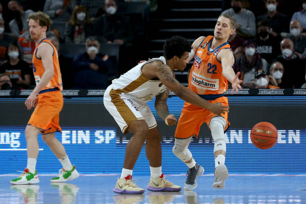 国球迷熬夜 国球迷熬夜